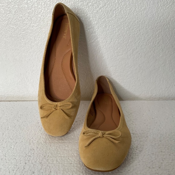 Born Brin natural suede slip on flats with bow size 11M - Picture 2 of 8